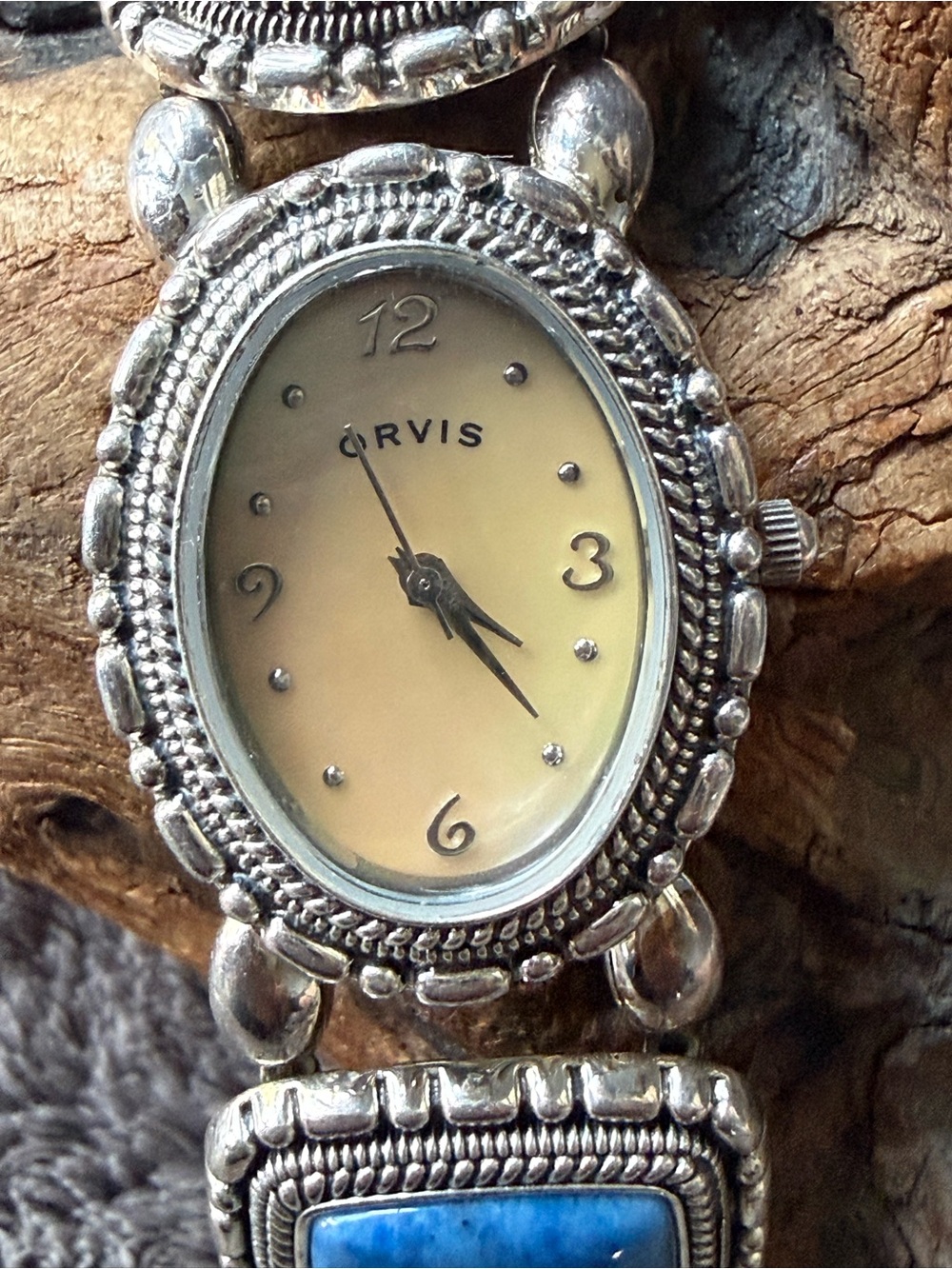 Orvis woman’s watch with semi precious stones in silvertone, abalone oval face. - Picture 4 of 12